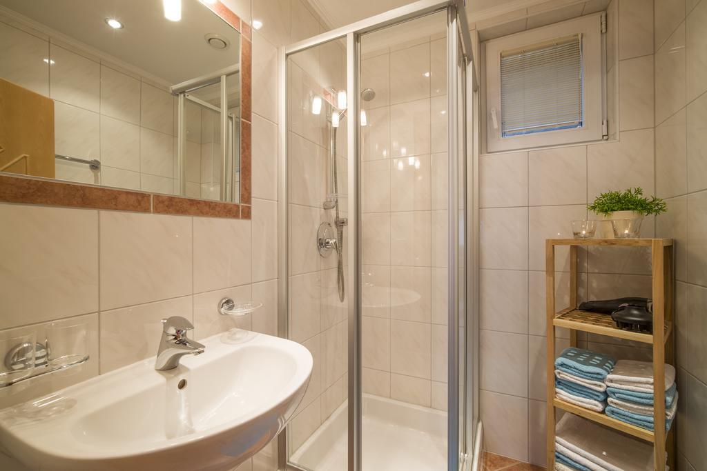 Haus Mader Lägenhet Hippach Exteriör bild